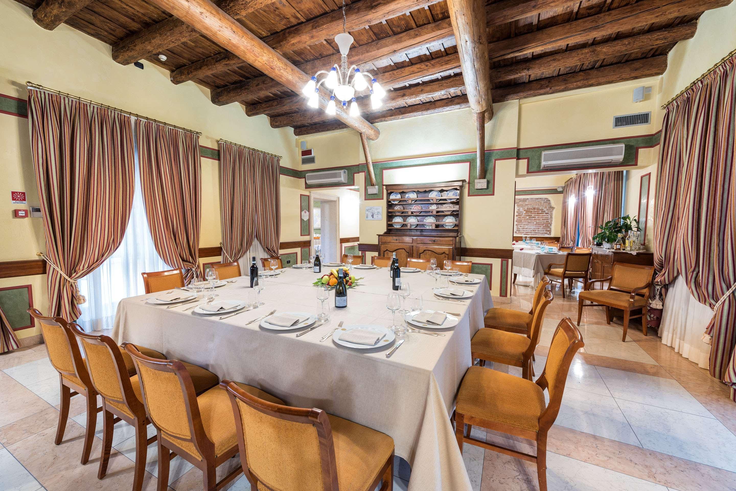 Hotel Villa Malaspina Castel d'Azzano Eksteriør bilde