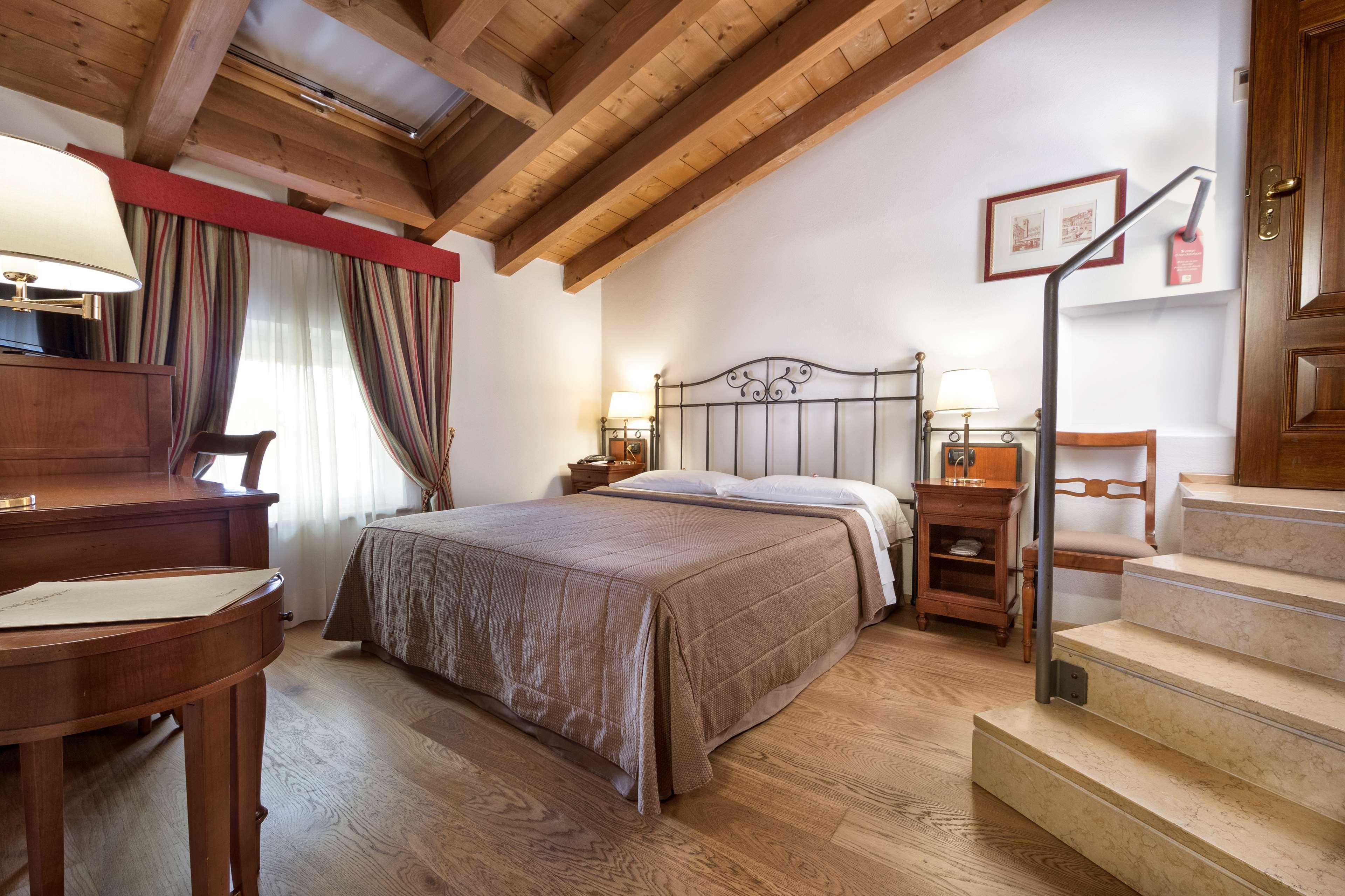 Hotel Villa Malaspina Castel d'Azzano Eksteriør bilde