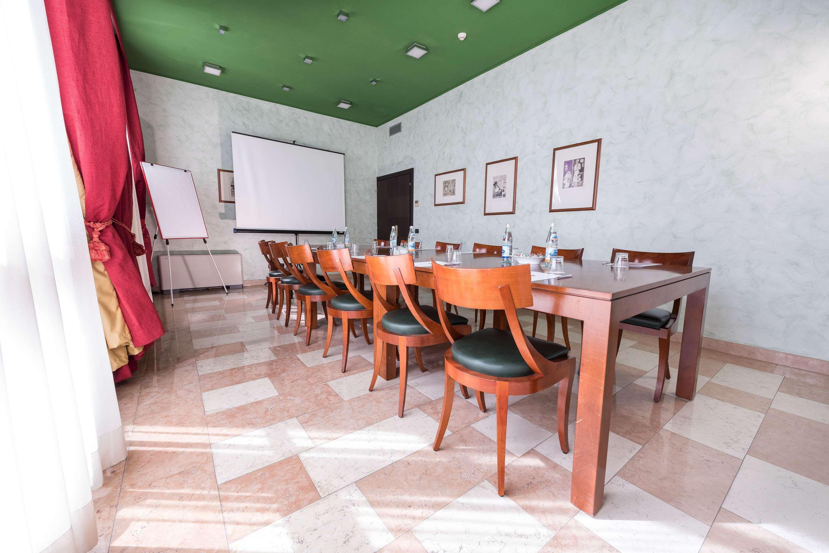Hotel Villa Malaspina Castel d'Azzano Eksteriør bilde