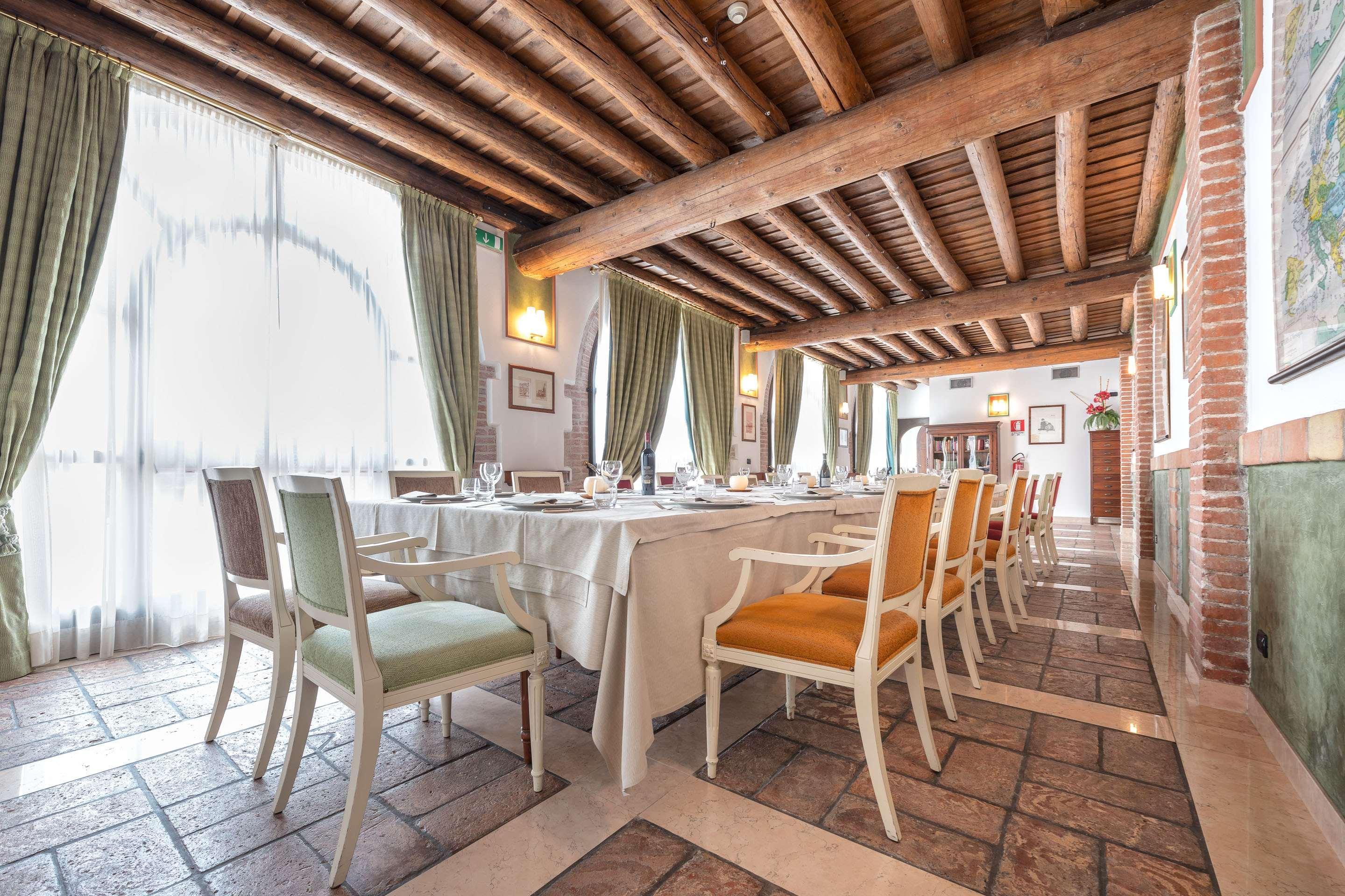 Hotel Villa Malaspina Castel d'Azzano Eksteriør bilde