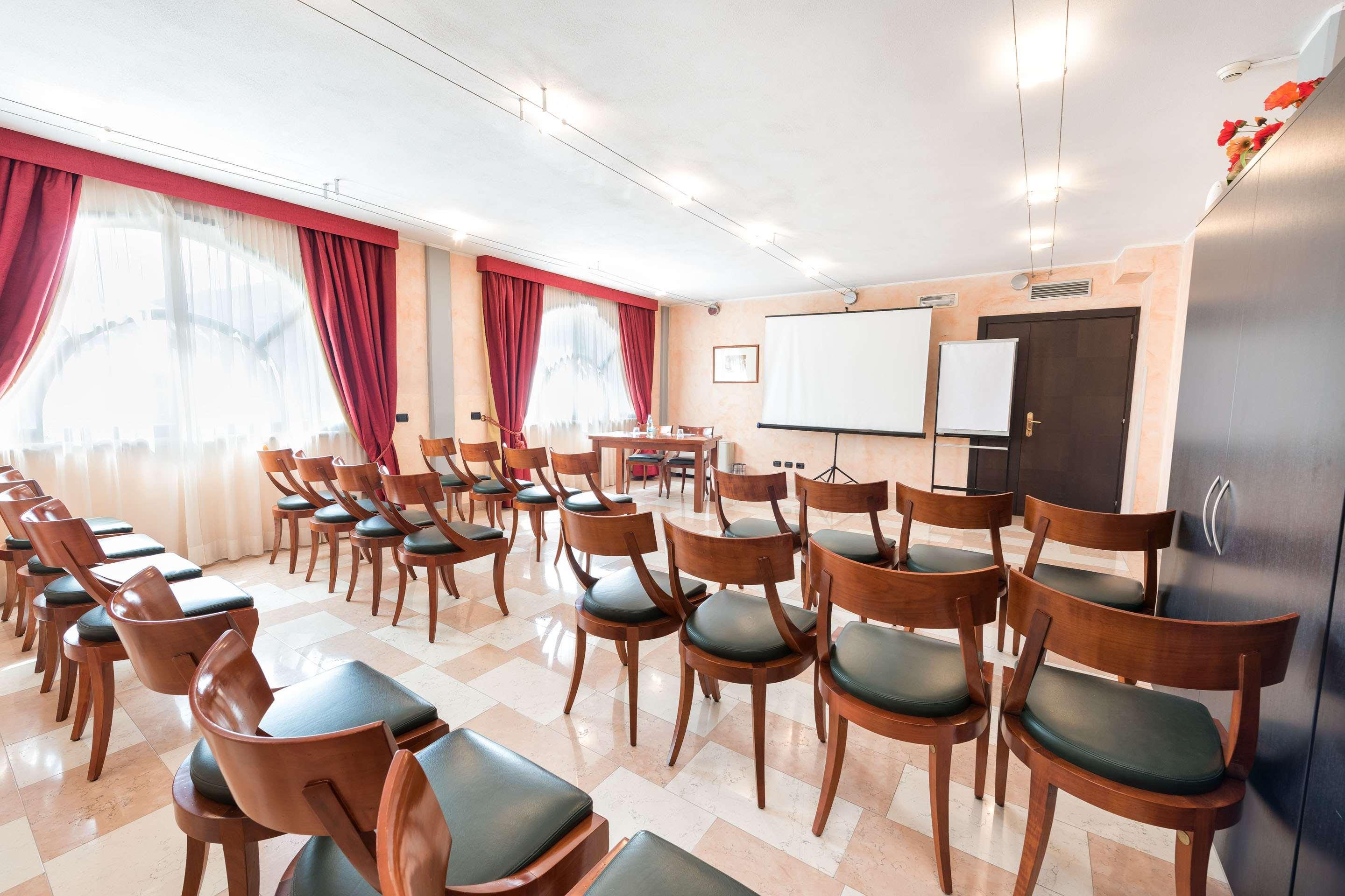 Hotel Villa Malaspina Castel d'Azzano Eksteriør bilde