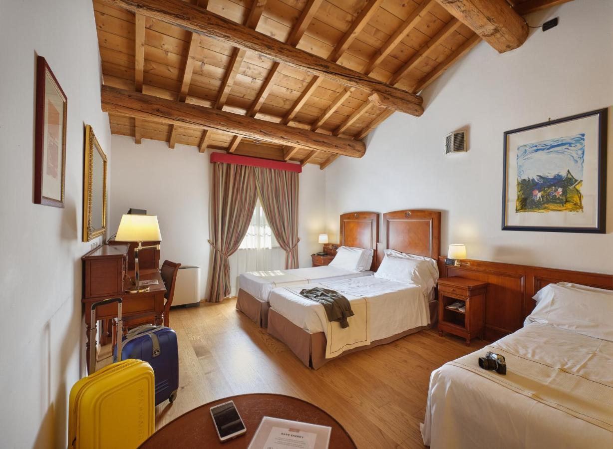 Hotel Villa Malaspina Castel d'Azzano Eksteriør bilde