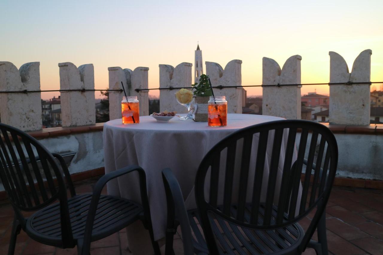 Hotel Villa Malaspina Castel d'Azzano Eksteriør bilde