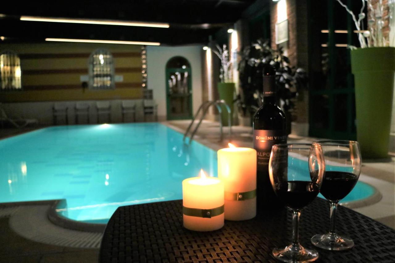 Hotel Villa Malaspina Castel d'Azzano Eksteriør bilde