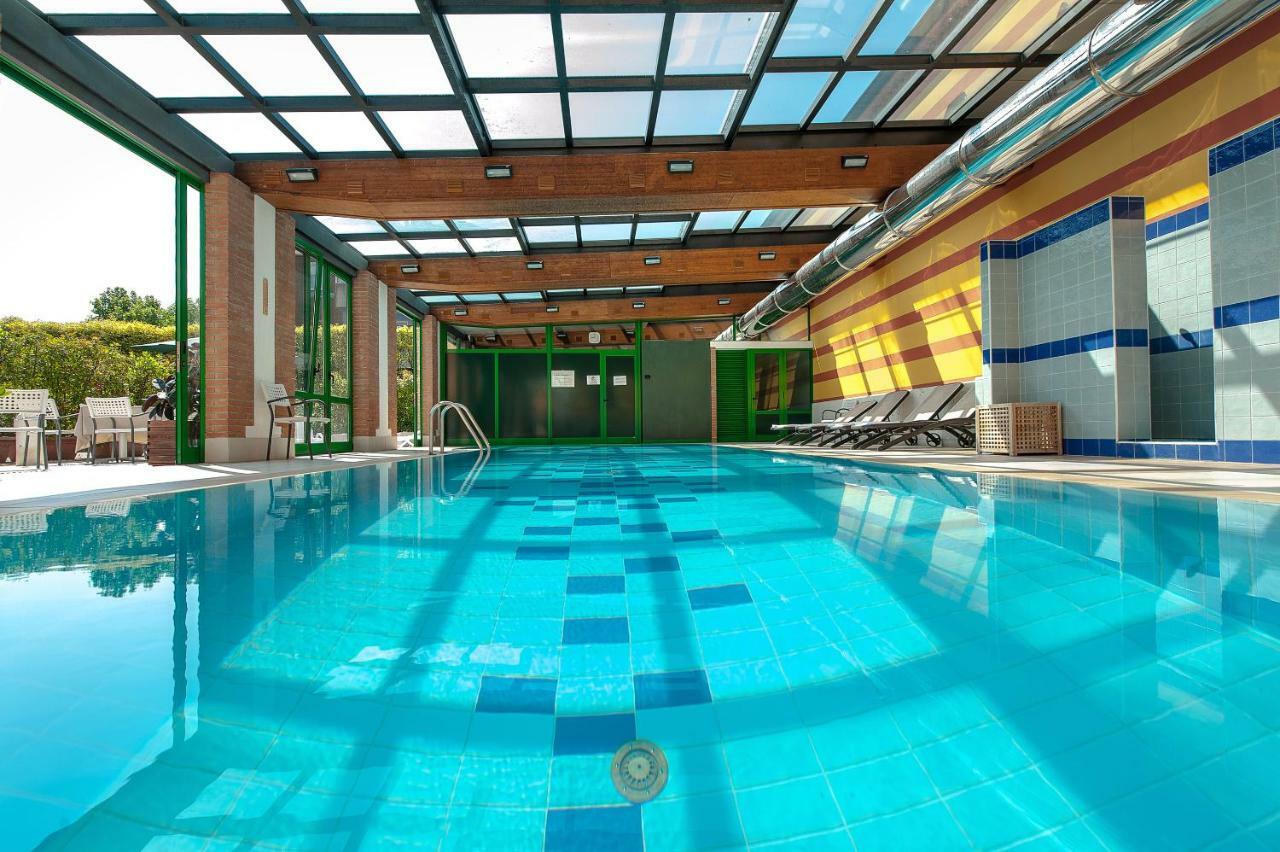 Hotel Villa Malaspina Castel d'Azzano Eksteriør bilde
